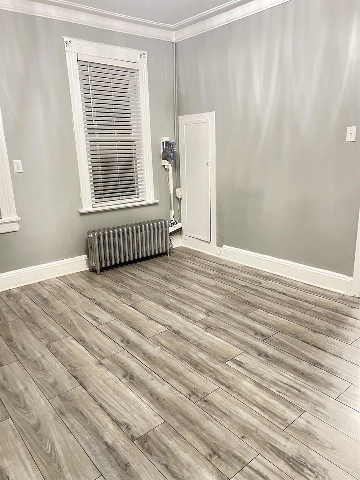 6126 Washington St #2 - Photo 7 of 7