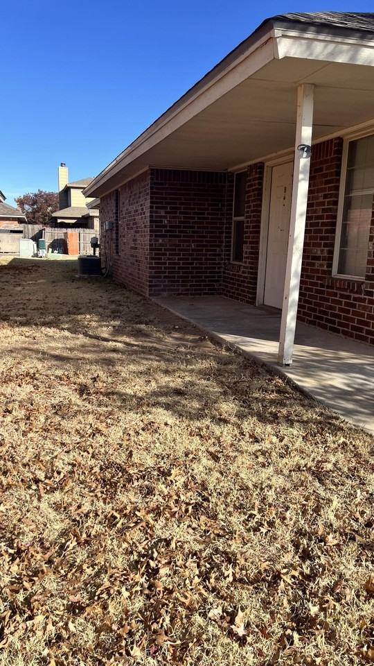 3102 110th St Unit B #B - Photo 2 of 8