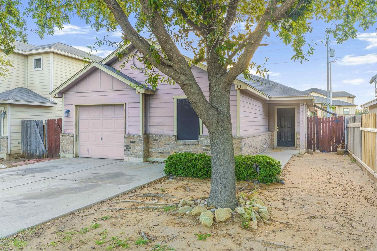 14119 Fawn Dr - Photo 3 of 24