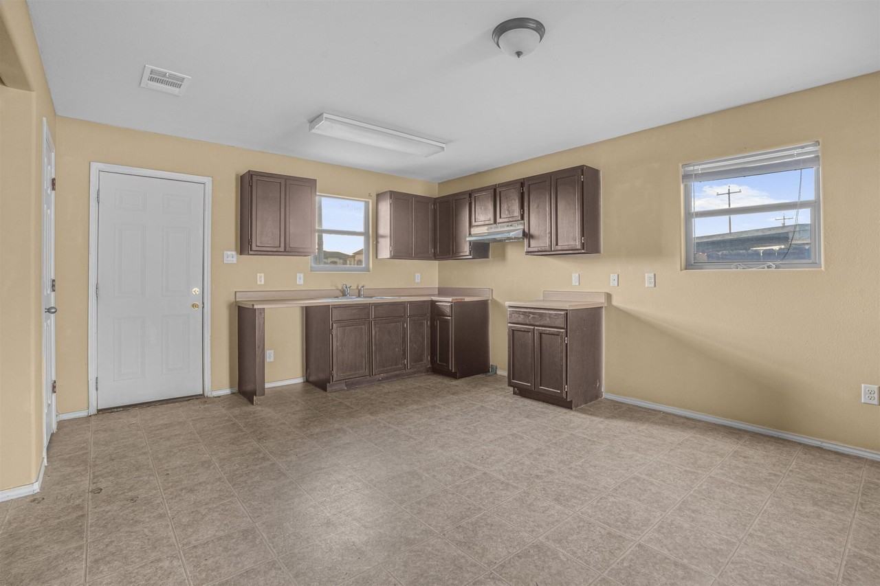 14119 Fawn Dr - Photo 7 of 24