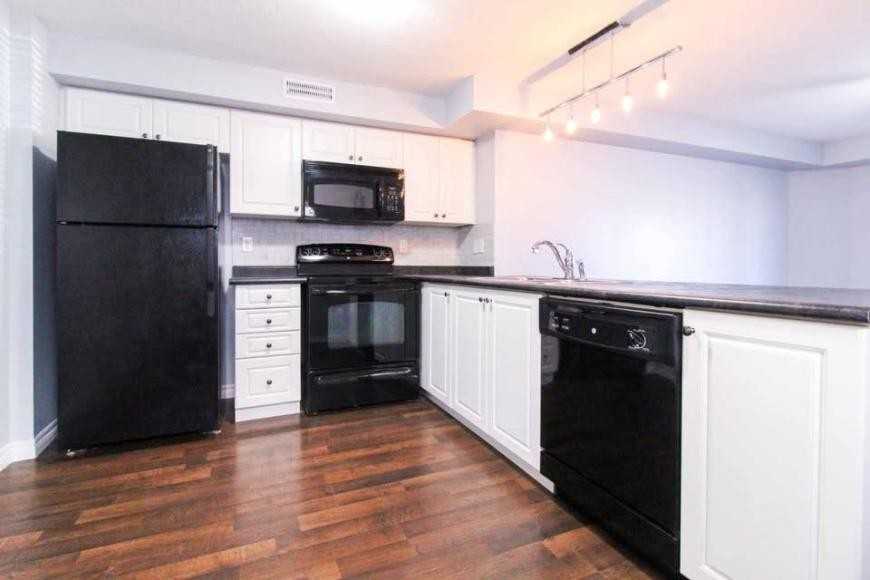 35 112-35 Mountford Dr - Photo 2 of 10