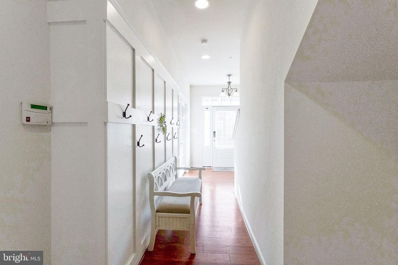 13707 Petrel St - Photo 3 of 31