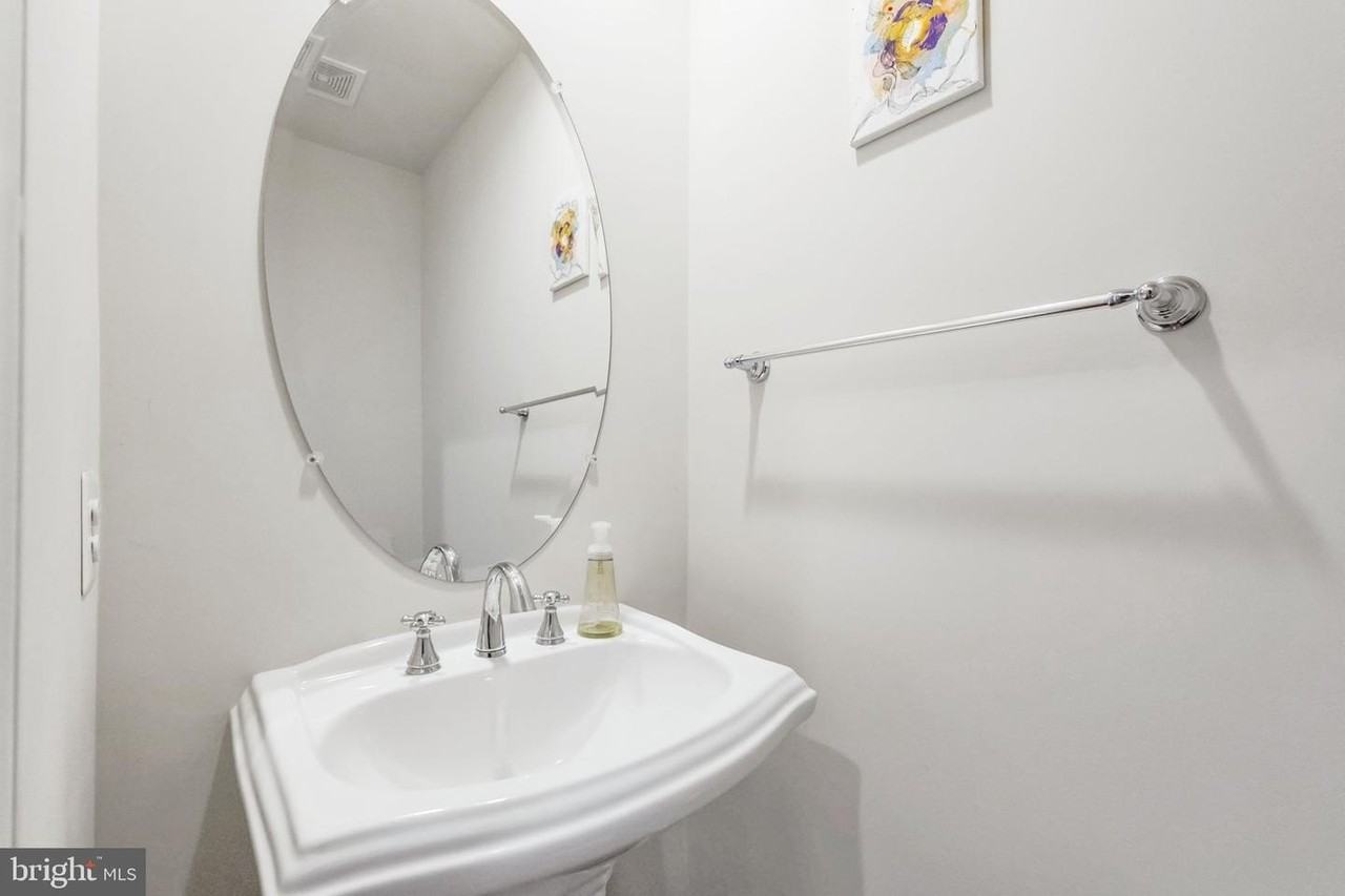 13707 Petrel St - Photo 6 of 31