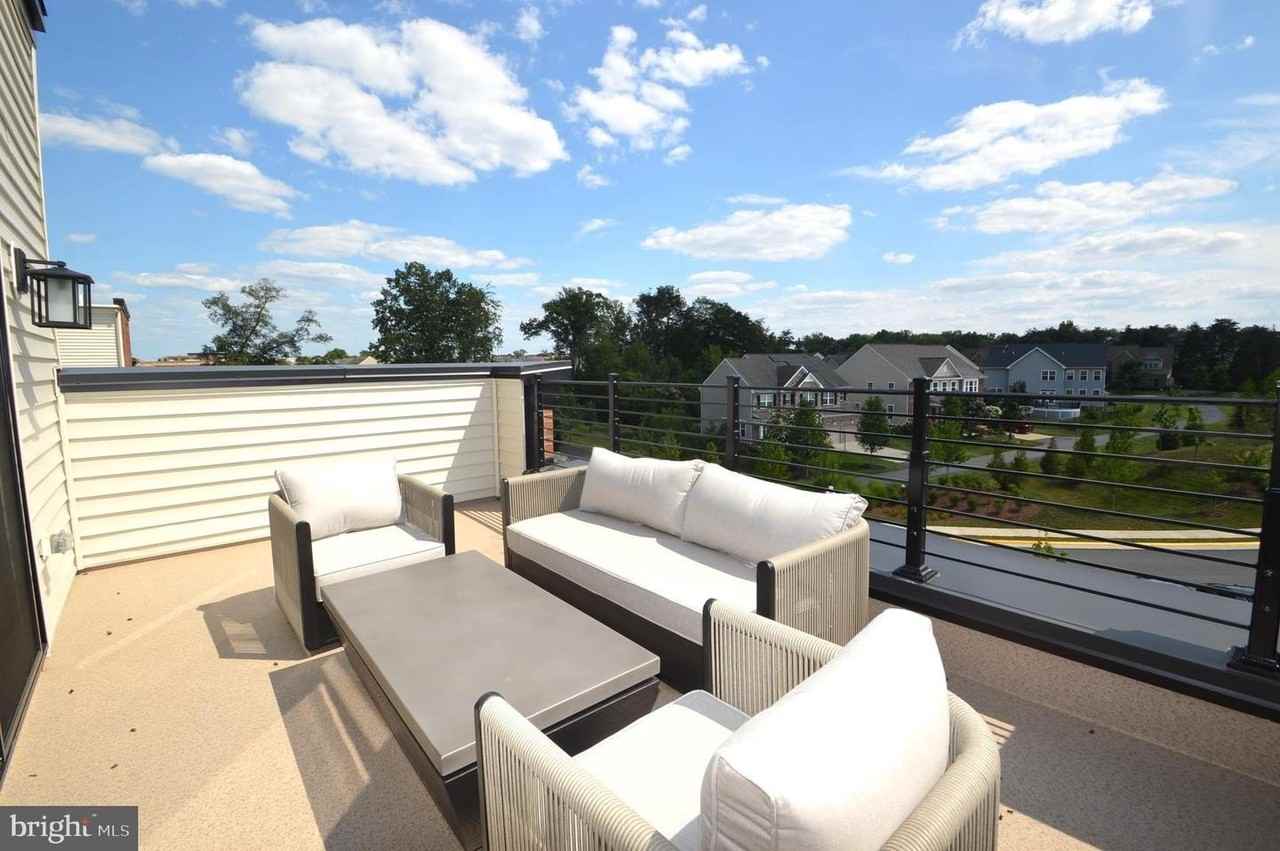 22790 Tawny Pine Sq - Photo 3 of 49