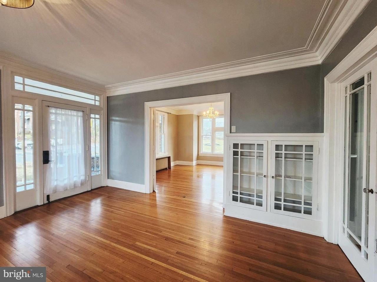 515 4th St - Photo 6 of 50