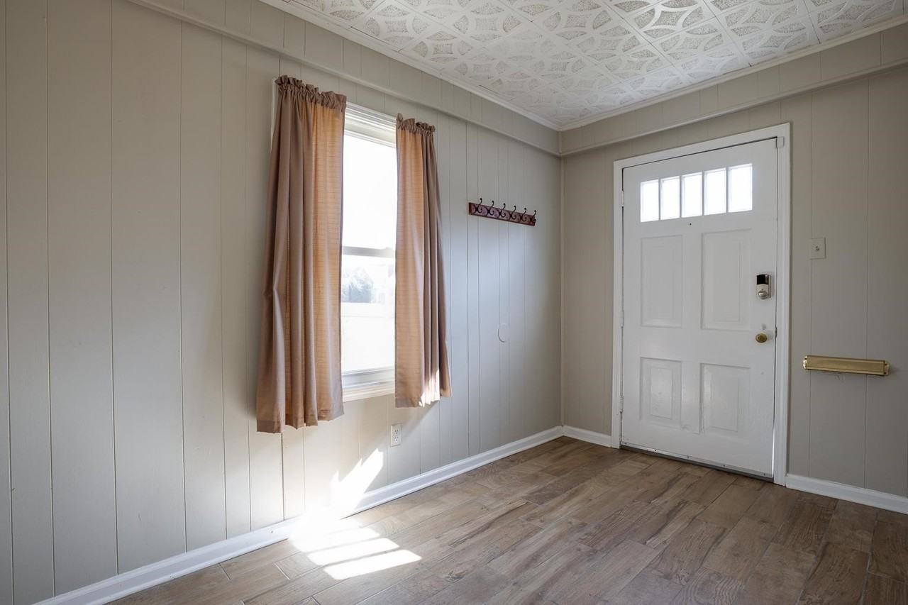 2522 N Edwin Cir - Photo 5 of 21