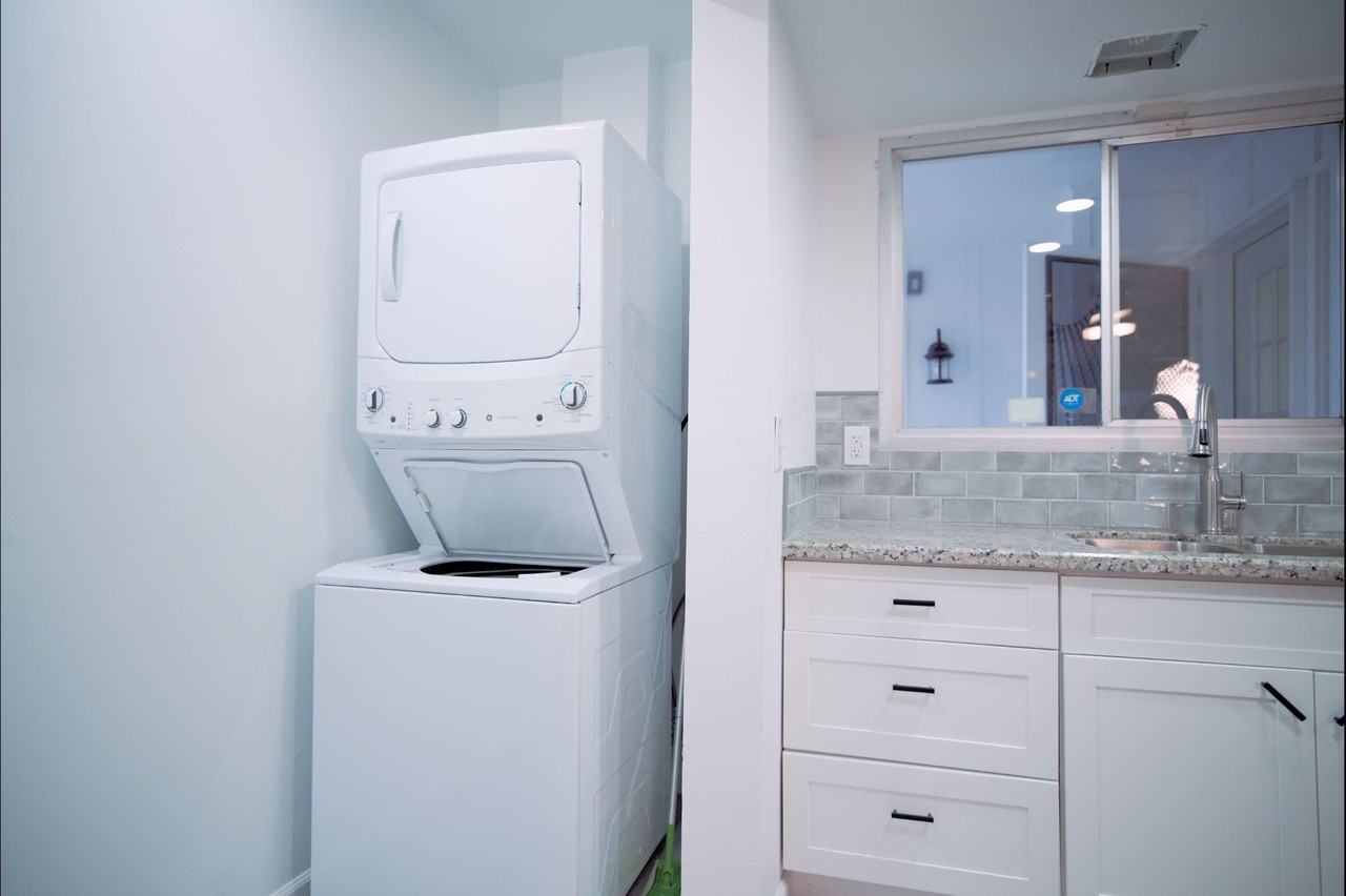 W Rose Ln - Photo 6 of 14