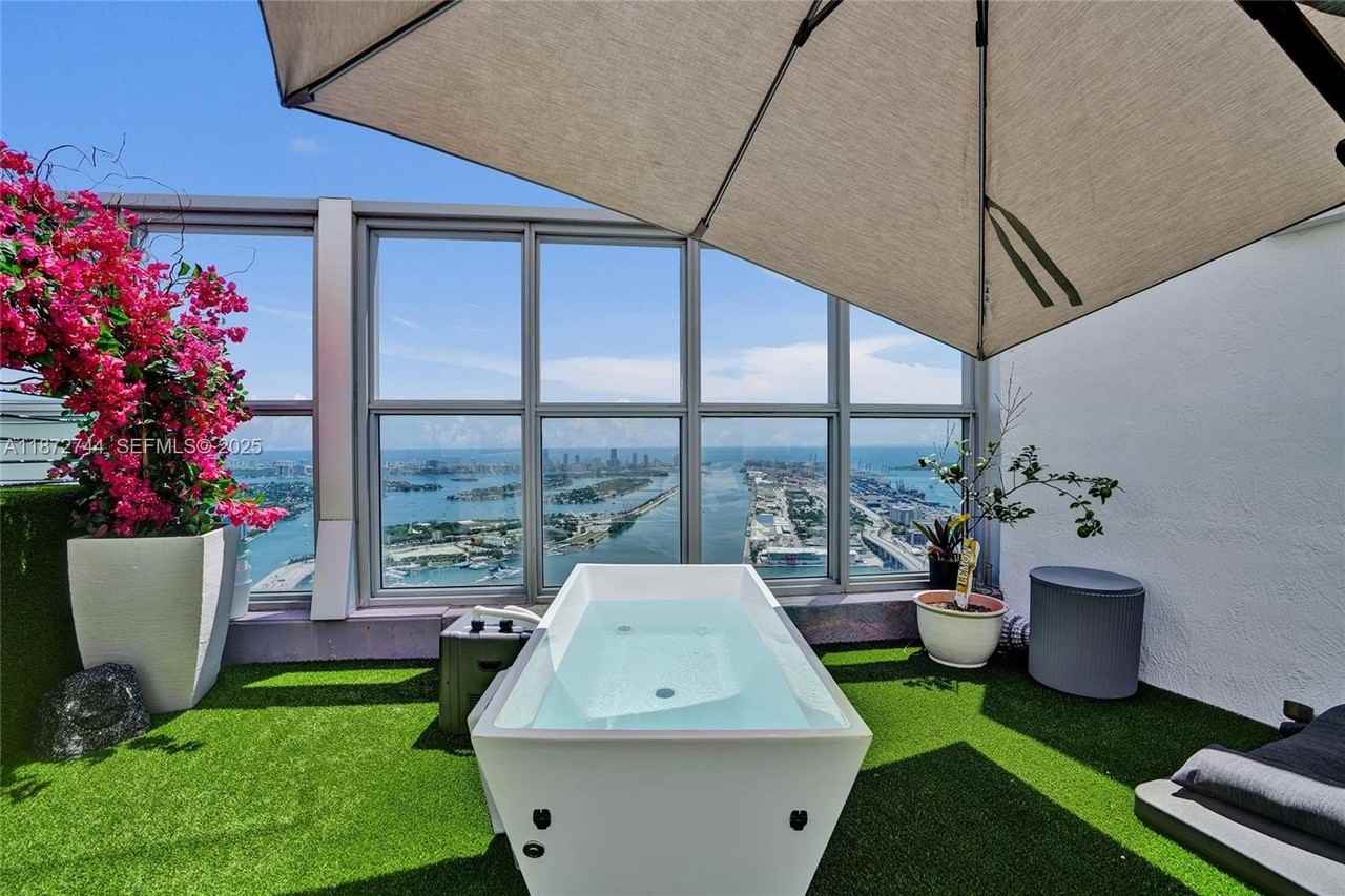 1100 Biscayne Boulevard #6303 - Photo 5 of 50