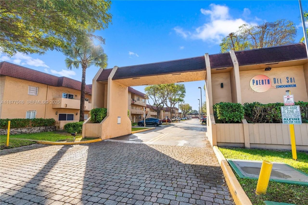 33176 Hollywood Boulevard #1126 - Photo 2 of 30