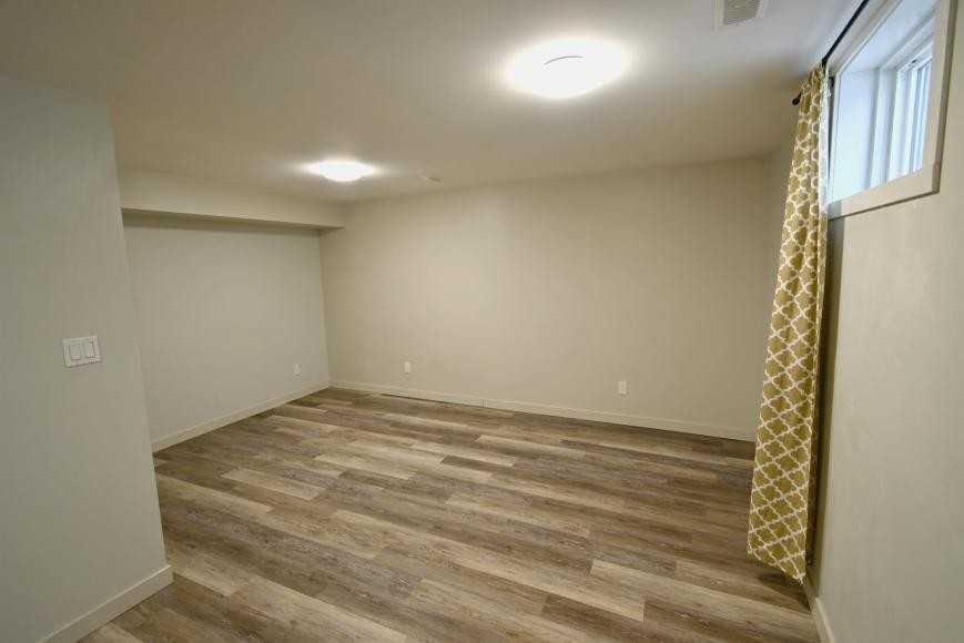 2401 Pine St - Photo 2 of 10