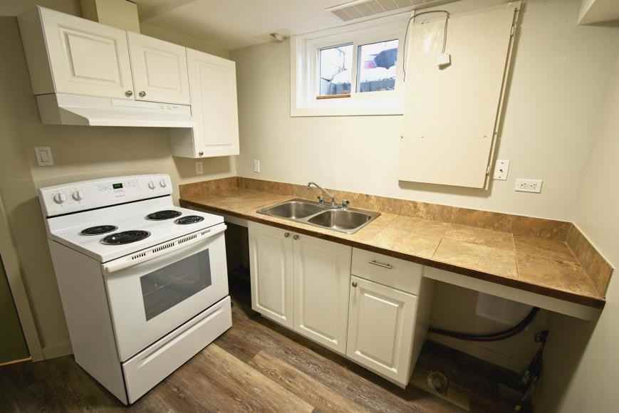 2401 Pine St - Photo 6 of 10