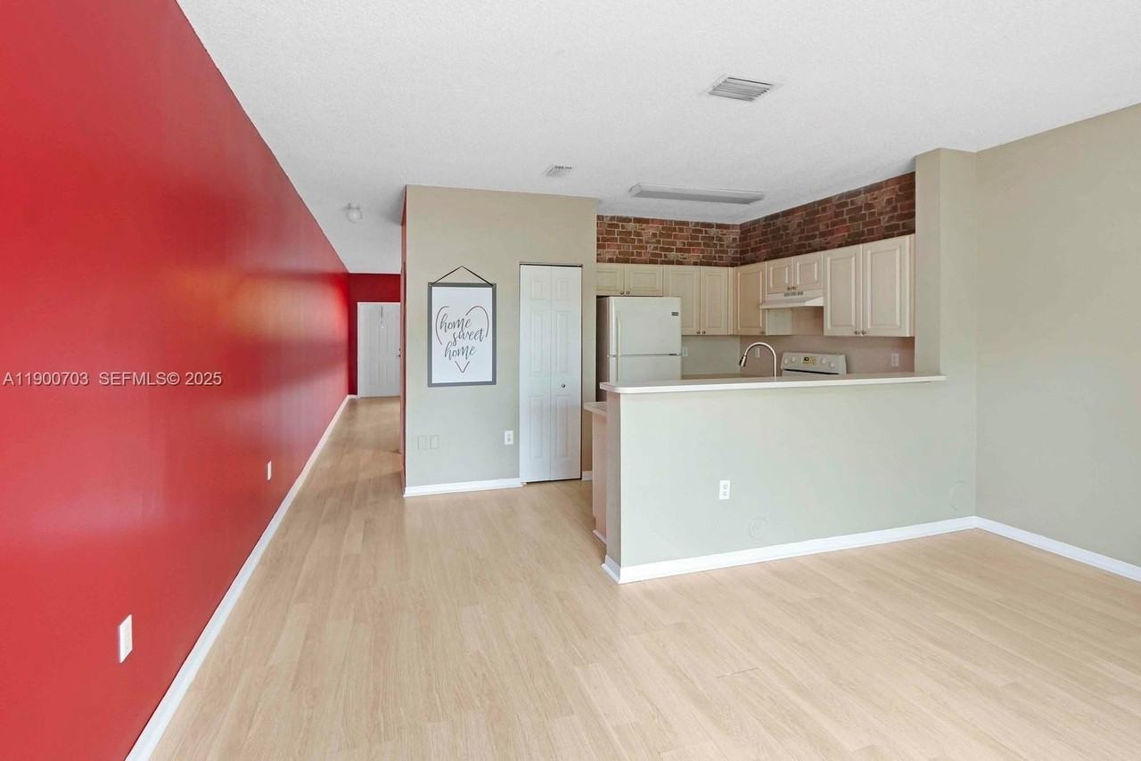 2239 Se 25th Ave #2239 - Photo 3 of 20