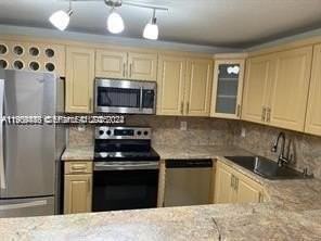7542 Nw 175th St #7542 - Photo 4 of 27