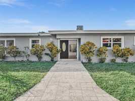 featured image of 4416 Southwest 35th Avenue