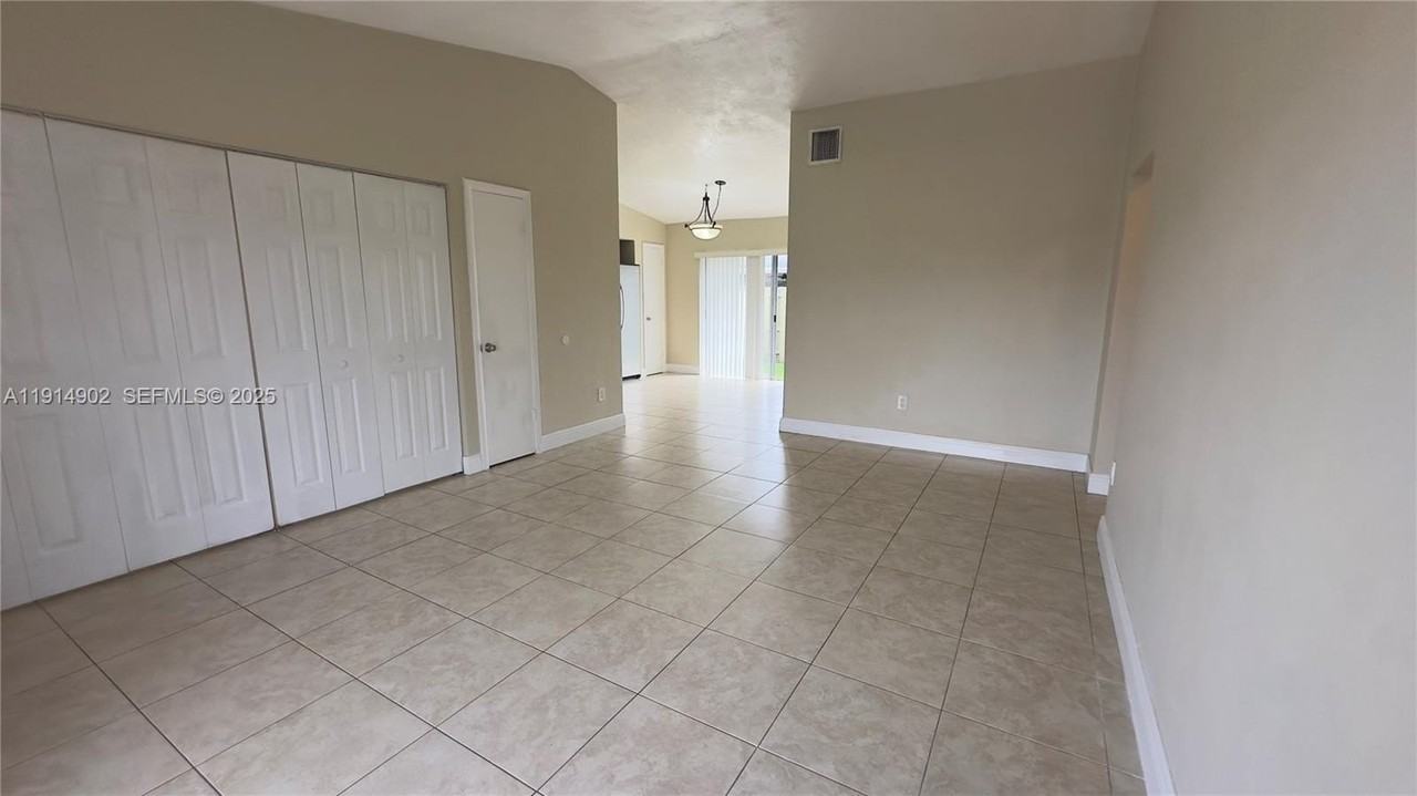 12240 Sw 114th Ter #12240 - Photo 3 of 16