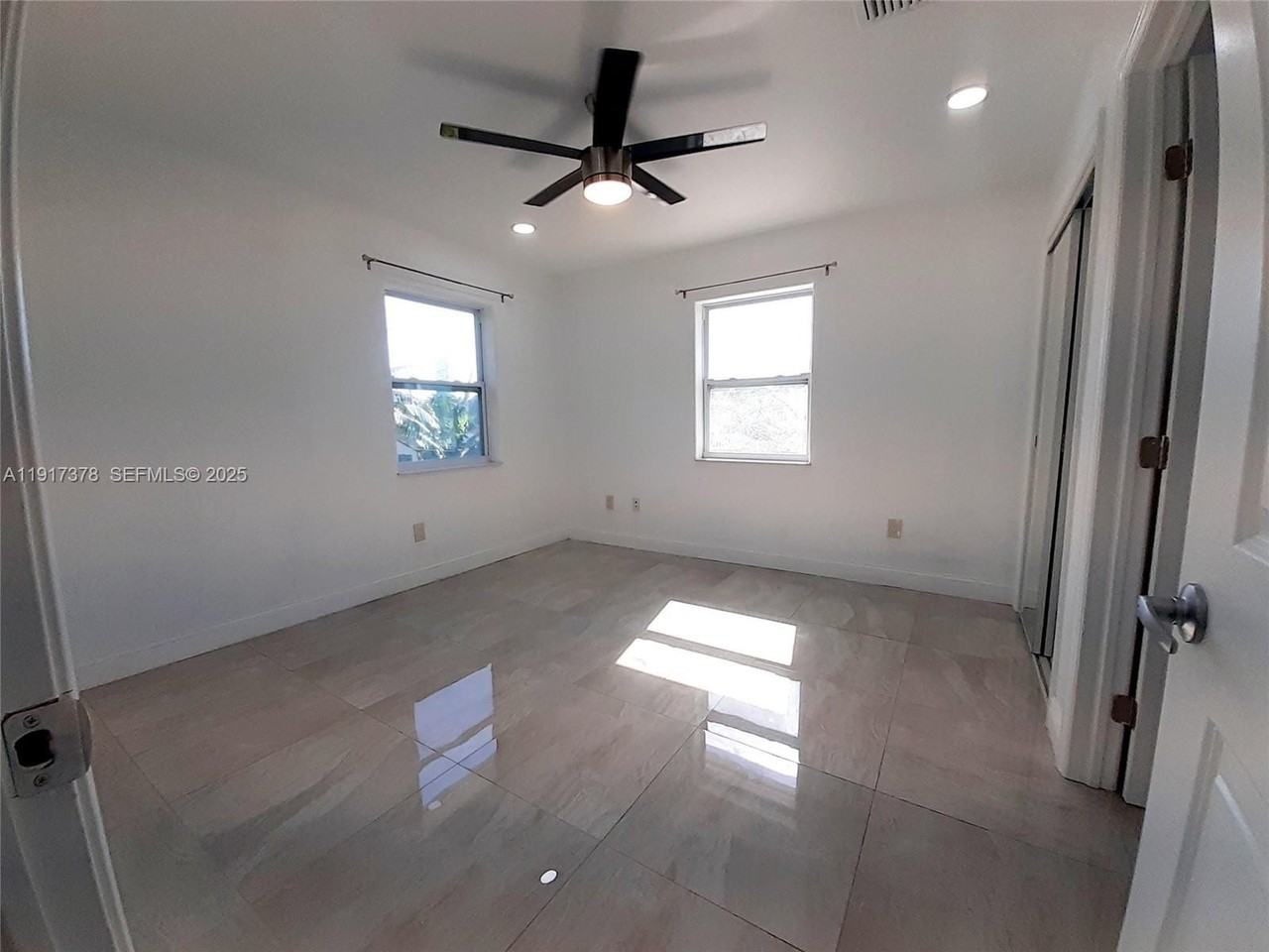 13755 Sw 20th St #REAR - Photo 7 of 19