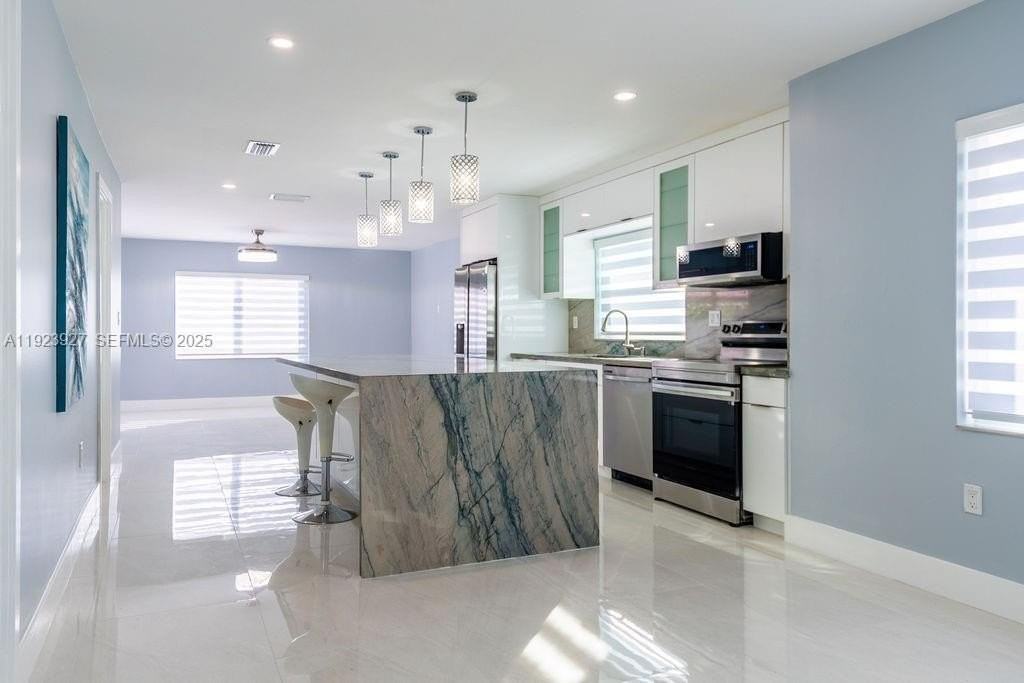 3425 Sw 69th Ave - Photo 6 of 40