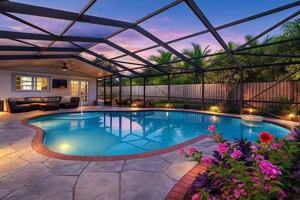 featured image of 909 Ne 7th St