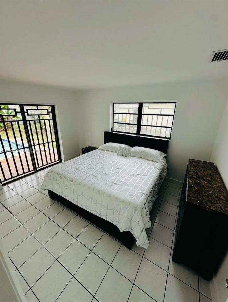 3225 Sw 94th Ave #0 - Photo 6 of 13