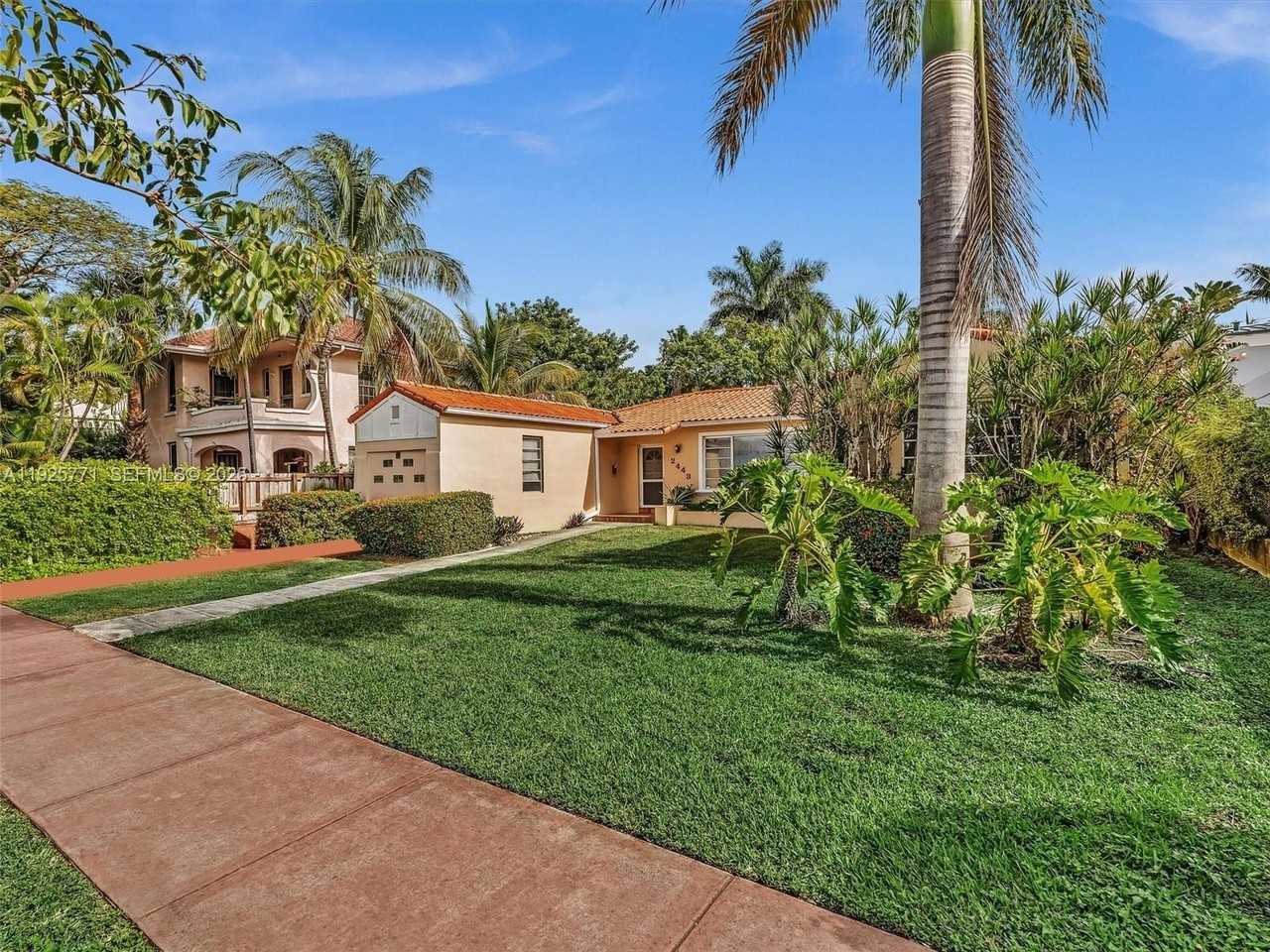 2443 N Meridian Ave - Photo 6 of 46