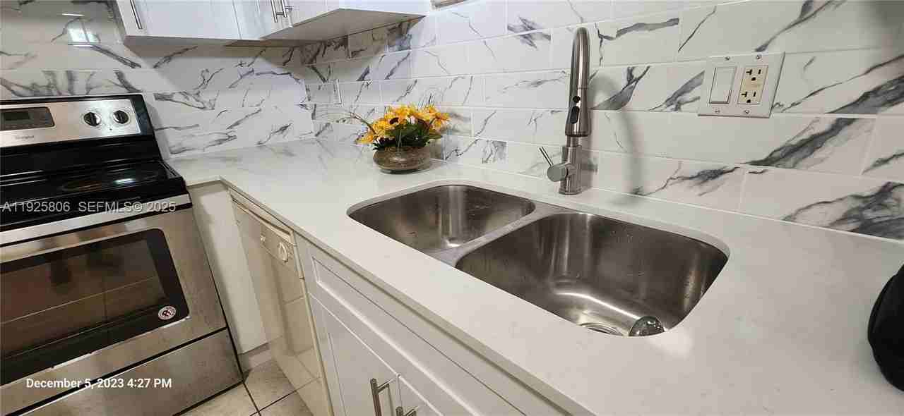 4235 N University Dr #109 - Photo 4 of 40