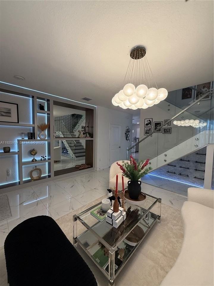 22632 Sw 131st Ave - Photo 3 of 8