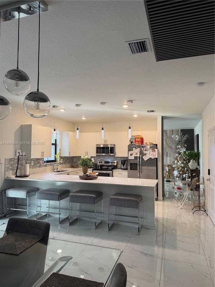 22632 Sw 131st Ave - Photo 6 of 8