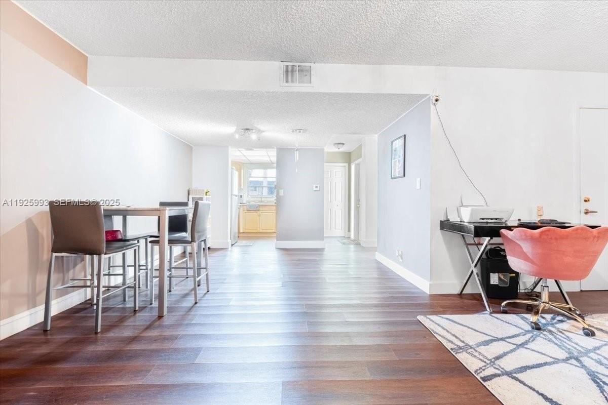 8105 Lagos De Campo Blvd #J2 - Photo 3 of 32