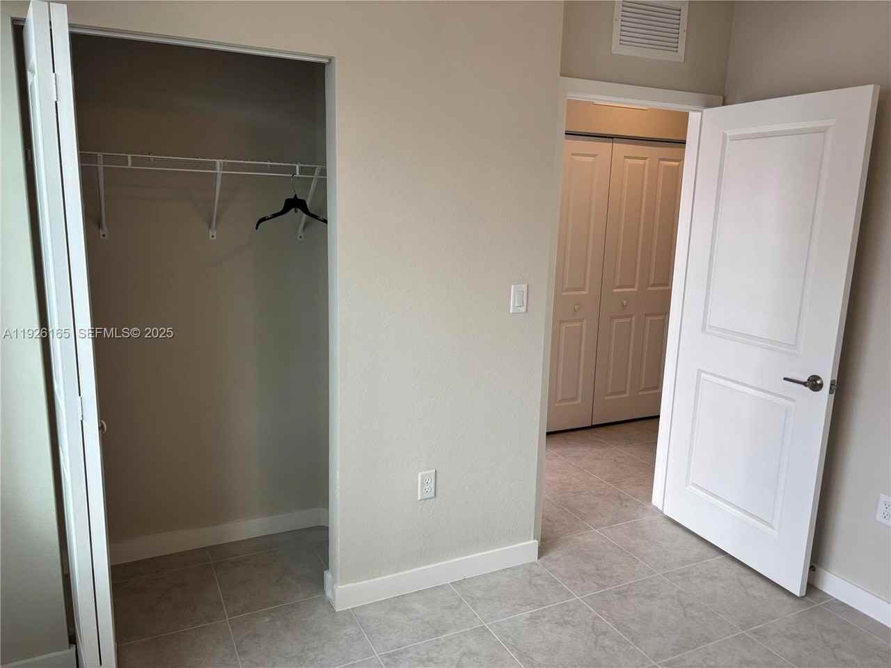 551 Northwest 10th Street #NA - Photo 6 of 19