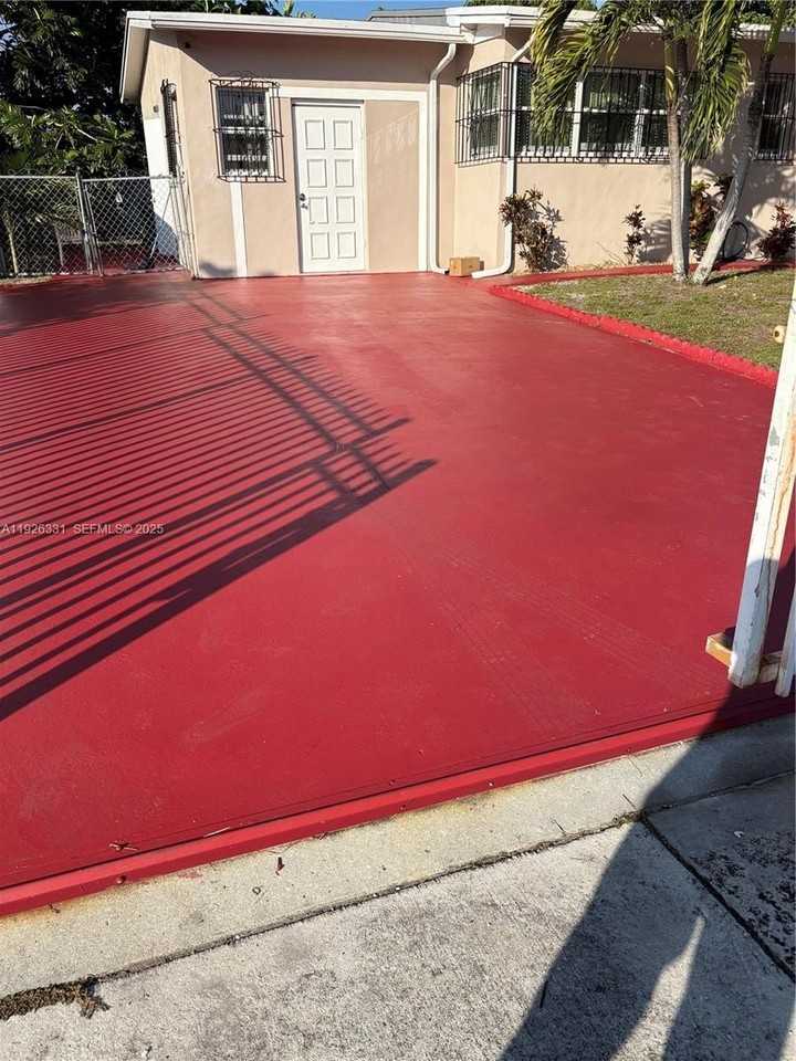 325 Nw 193rd Ter #1 - Photo 2 of 4