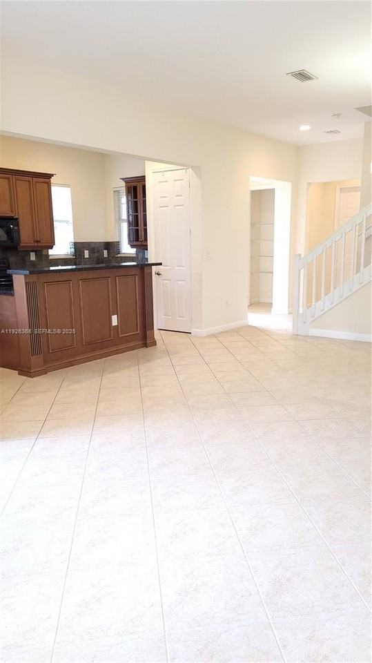 6033 Nw 118th Dr #6033 - Photo 3 of 43