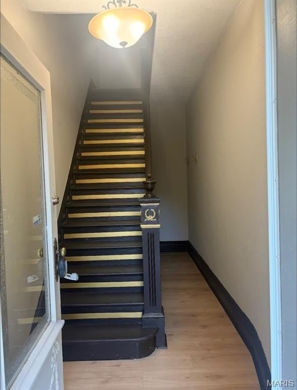 2115 Allen Ave - Photo 2 of 13