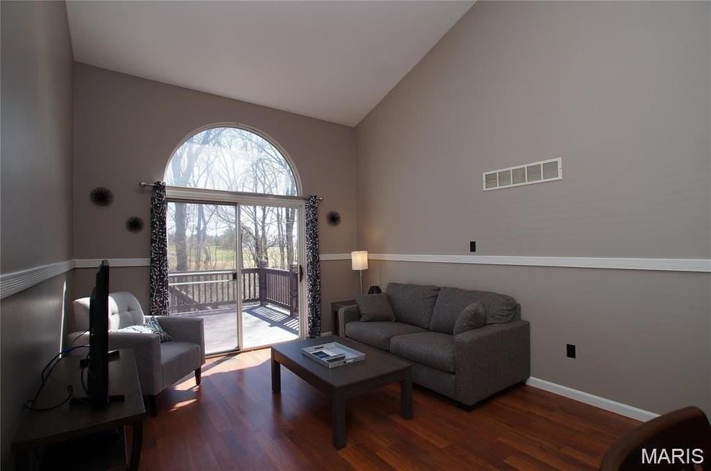 619 Timber Creek Trl - Photo 4 of 31