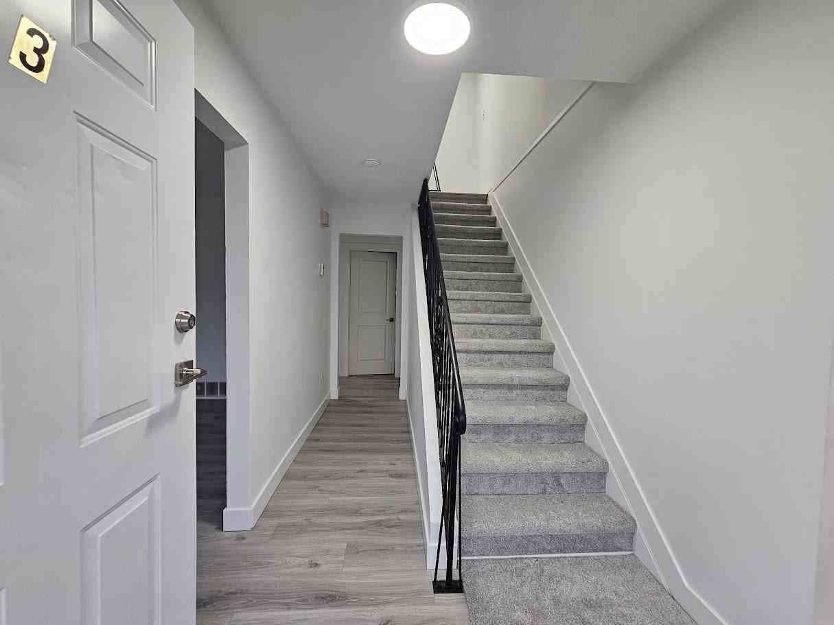 26784 26784 32 Avenue3 #3 - Photo 2 of 21