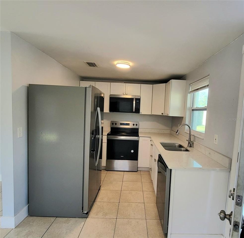 3301 Ash St - Photo 6 of 18