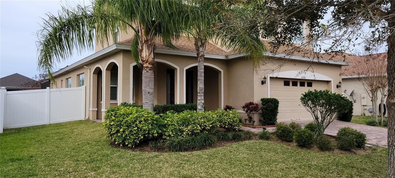 16084 Shasta St - Photo 2 of 33