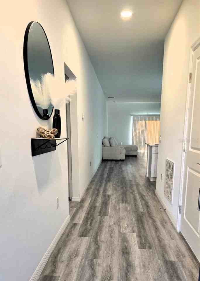 1340 38th St - Photo 2 of 17