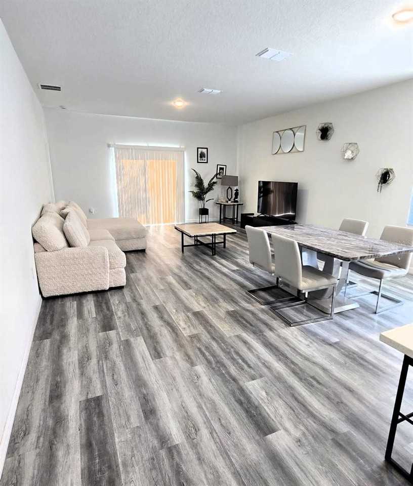 1340 38th St - Photo 6 of 17