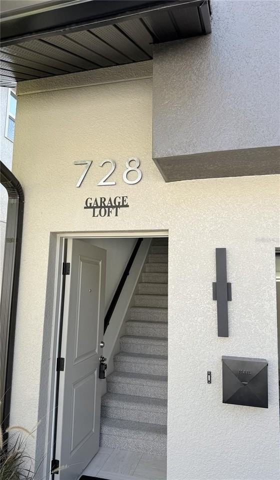 728 Ellwood Ave #B - Photo 2 of 17