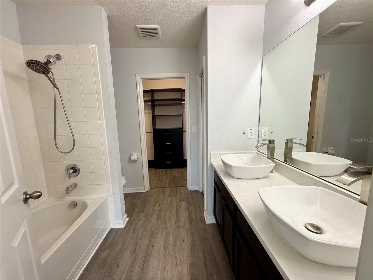 7011 White Treetop Pl - Photo 7 of 24