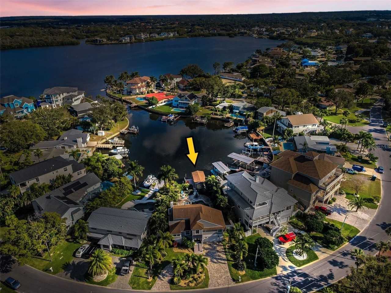 110 Carlyle Cir - Photo 2 of 50