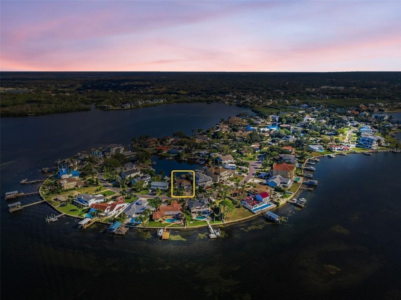 110 Carlyle Cir - Photo 4 of 50