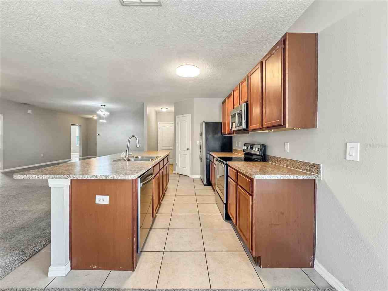 1628 Wallace Manor Blvd - Photo 6 of 18