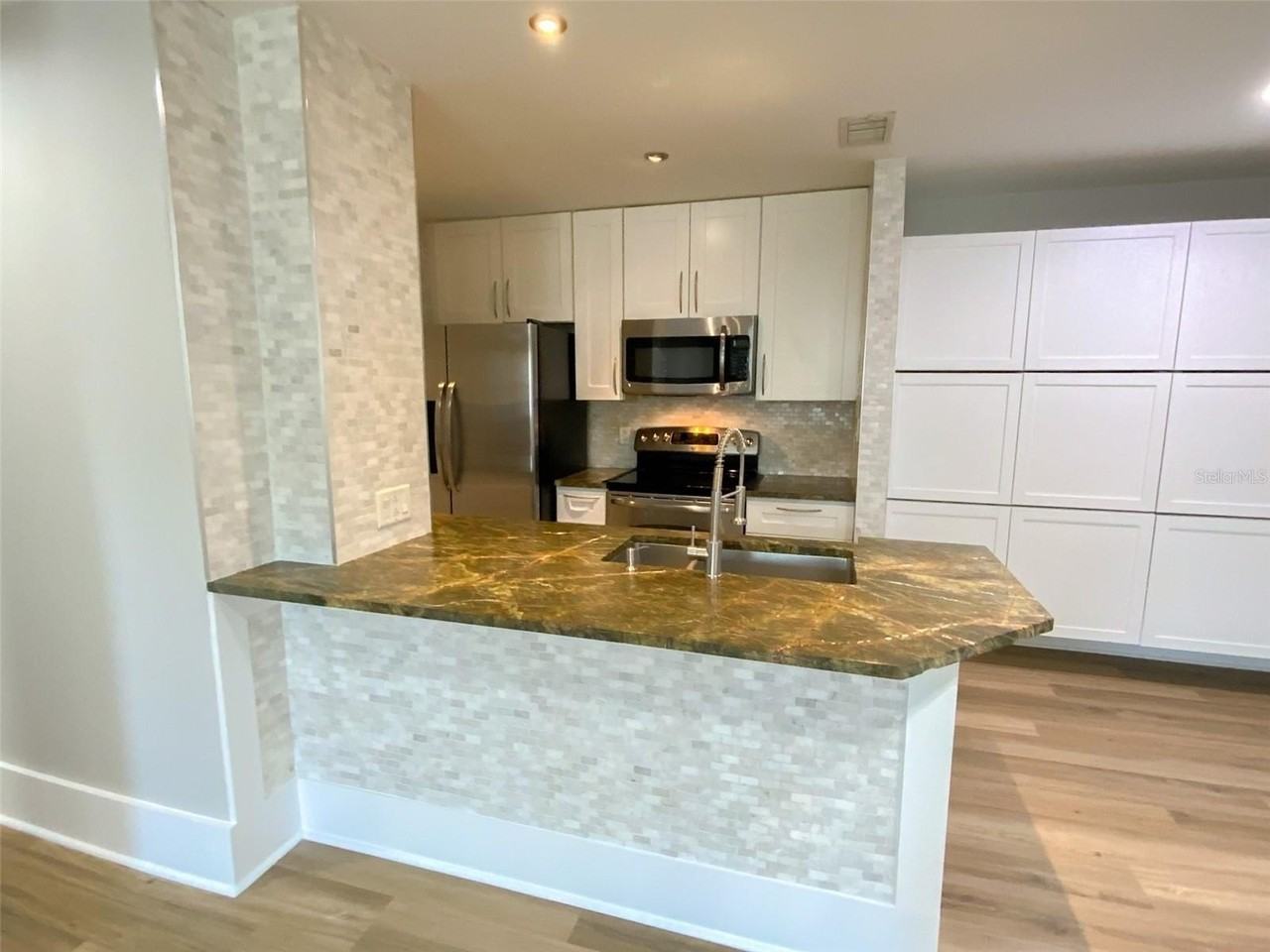 1400 Gandy Blvd N #1013 - Photo 3 of 29