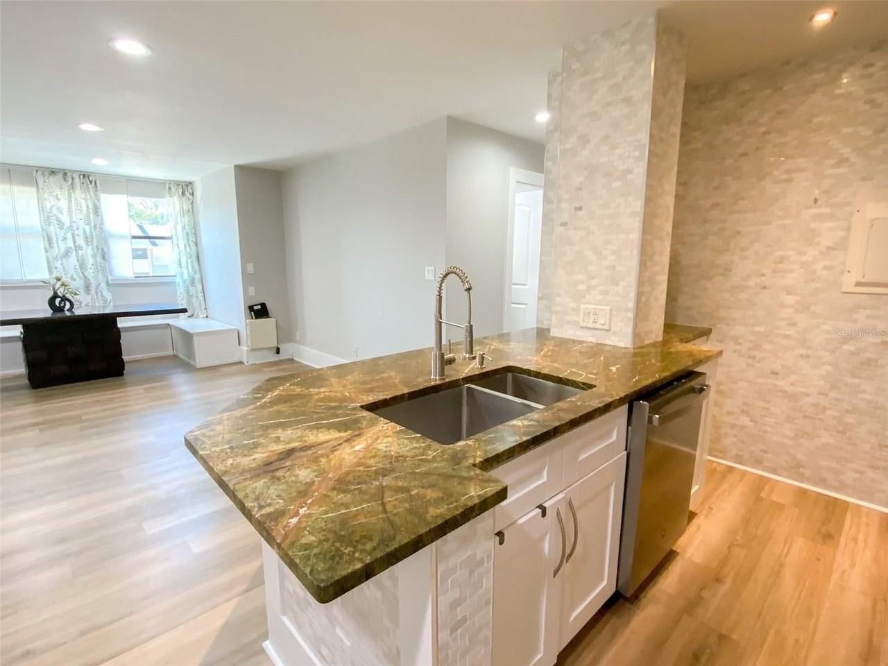 1400 Gandy Blvd N #1013 - Photo 6 of 29