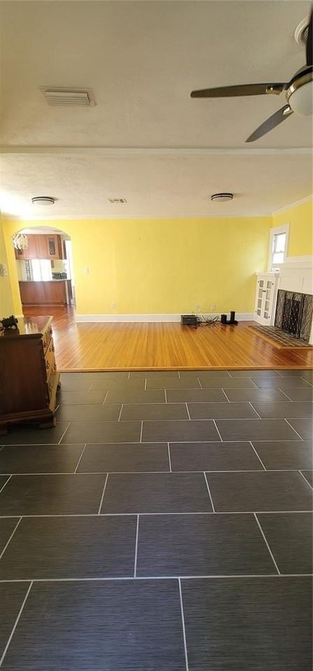 3026 Burlington Ave N - Photo 3 of 26