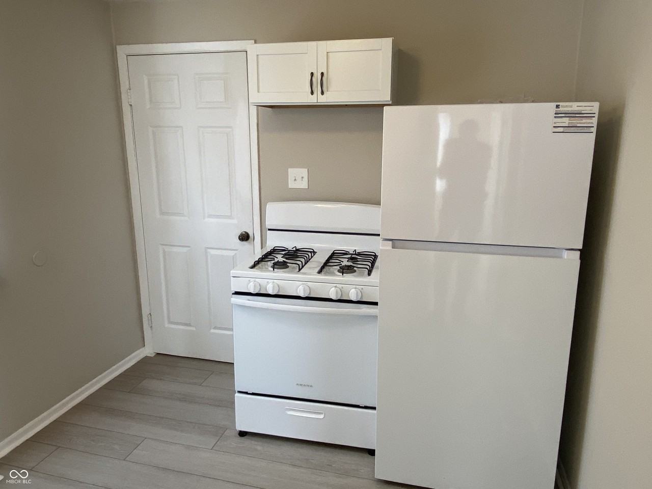 706 W 23rd St - Photo 7 of 12