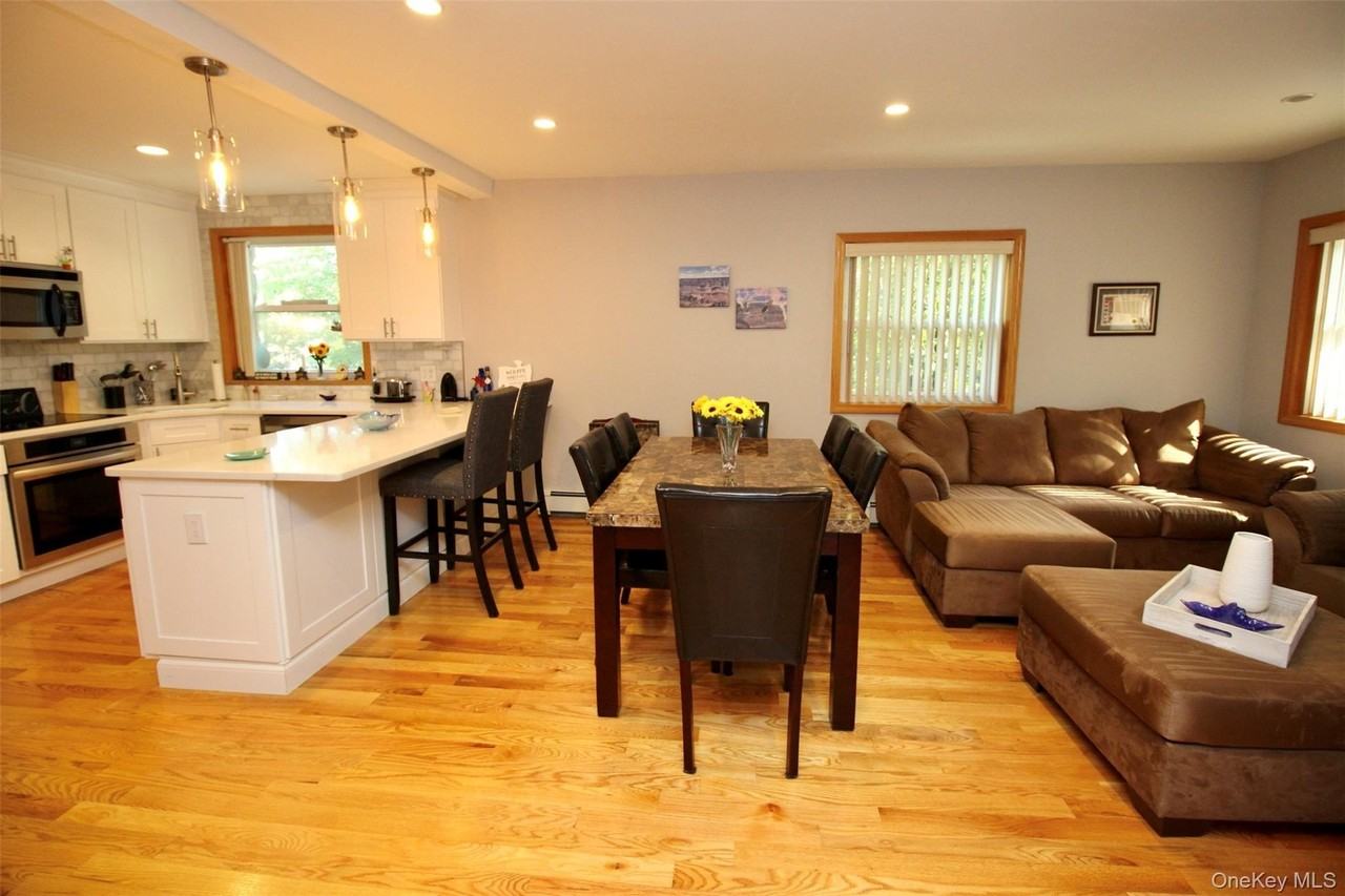 2 Diane Court - Photo 7 of 22