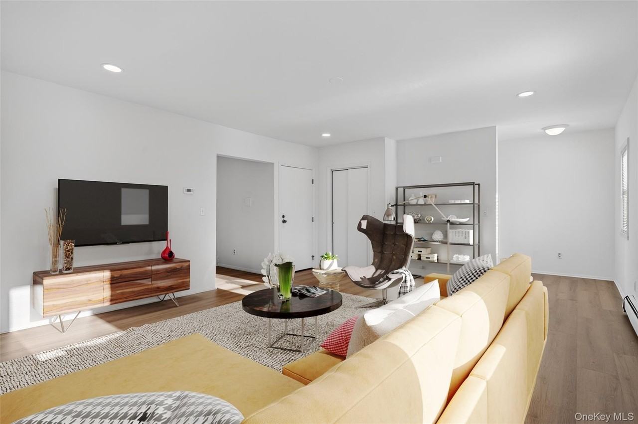 12 Scotchtown Ave - Photo 5 of 39