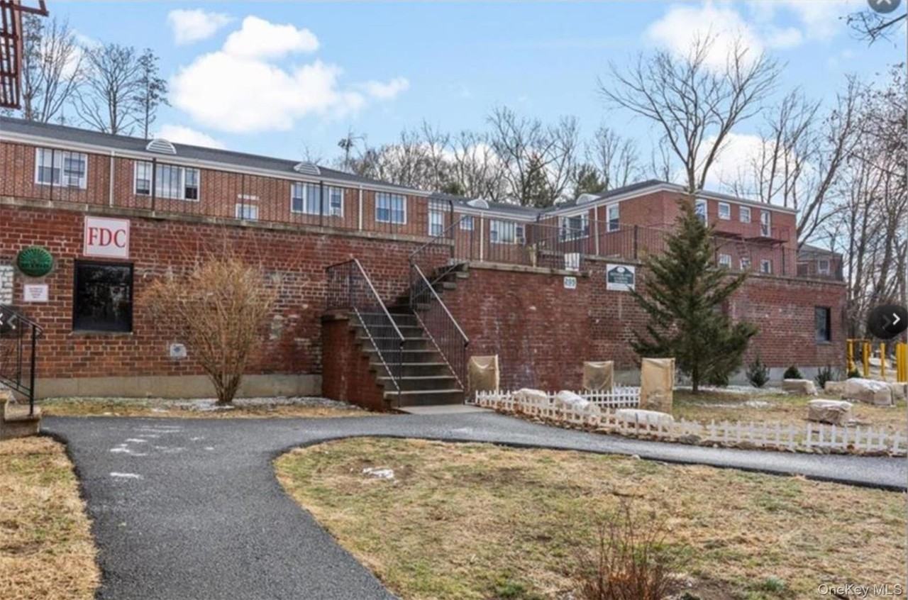 205 W Post Rd Apt 2h #2H - Photo 7 of 7